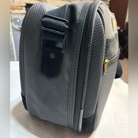 Yves Saint Laurent travel bag - Picture 16 of 16